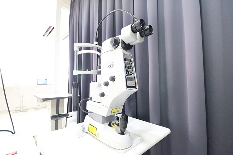 YAGレーザー手術装置